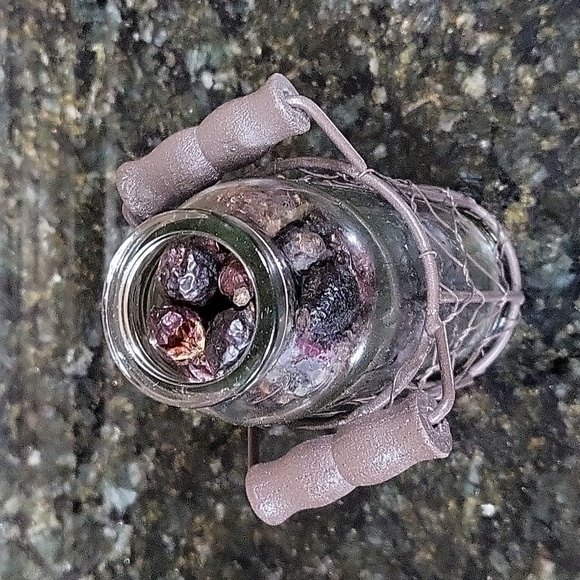 Cwi Gifts Glass Bottle in Basket with Dried Fruit / Popurri Cinnamon Scent - Picture 2 of 5